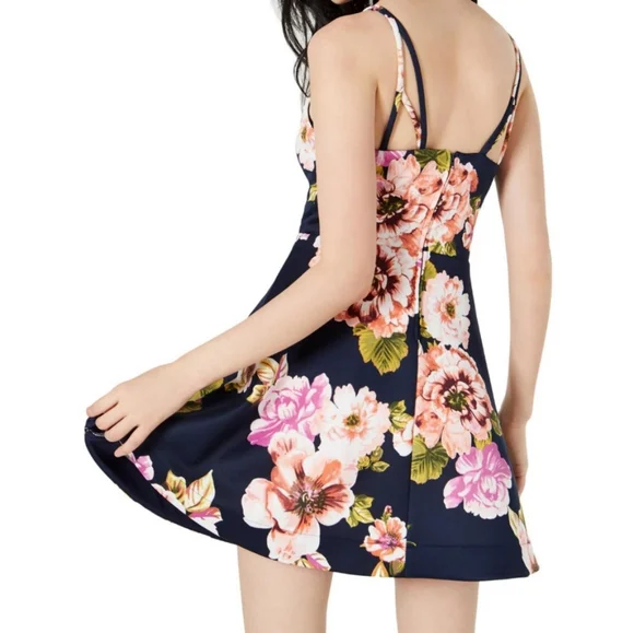 SPEECHLESS Floral Party Dress (Curvy) - Picture 4 of 7